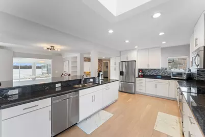 5325 Twin Lake Boulevard E, Brooklyn Center, MN 55429 - Photo 8