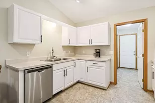 14549 Beverley Ln, Savage, MN 55378 - Photo 10