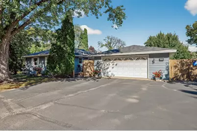 8549 Russell Avenue S, Bloomington, MN 55431 - Photo 2