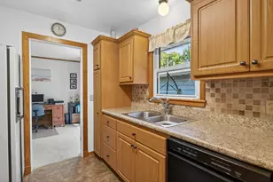 8549 Russell Ave S, Bloomington, MN 55431 - Photo 8