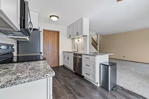 9439 176th St W, Lakeville, MN 55044 - Photo 10