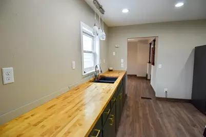 204 Conley Avenue S, Thief River Falls, MN 56701 - Photo 6