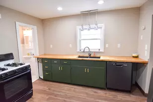 204 Conley Ave S, Thief River Falls, MN 56701 - Photo 2