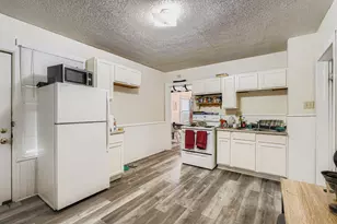 849 6th St E, Saint Paul, MN 55106 - Photo 4