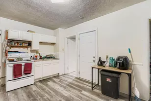 849 6th St E, Saint Paul, MN 55106 - Photo 6