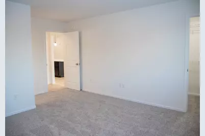 6732 Meadow View Drive S, Fargo, ND 58104 - Photo 8