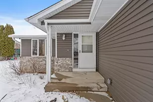 10716 Kalland Dr NE, Albertville, MN 55301 - Photo 4