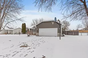 10716 Kalland Dr NE, Albertville, MN 55301 - Photo 2