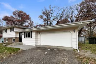 901 Oak Ridge Point NE, Blaine, MN 55434 - Photo 12