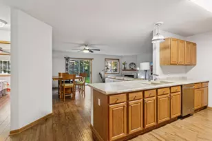 698 Monn Ave, Vadnais Heights, MN 55127 - Photo 4