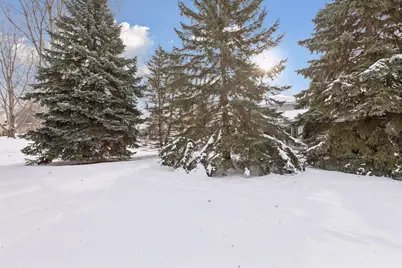 698 Monn Avenue, Vadnais Heights, MN 55127 - Photo 32