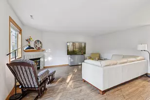 698 Monn Ave, Vadnais Heights, MN 55127 - Photo 14