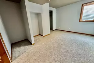 5239 N 6th St, Minneapolis, MN 55430 - Photo 14