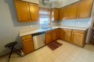 5239 N 6th St, Minneapolis, MN 55430 - Photo 10