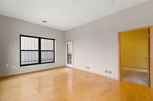 270 4th St E, Saint Paul, MN 55101 - Photo 10