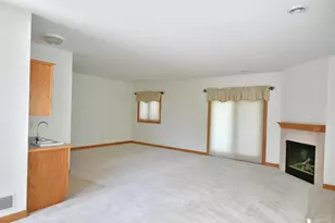 530 Lakeside Bay Dr S, Bayport, MN 55003 - Photo 2