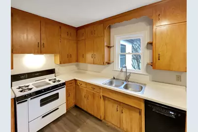 2022 English Street, Maplewood, MN 55109 - Photo 2