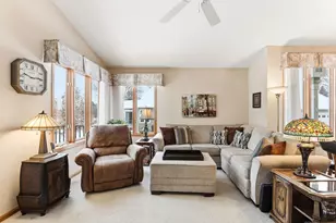 8813 Stonebrooke Ct, Woodbury, MN 55125 - Photo 8