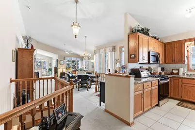 8813 Stonebrooke Court, Woodbury, MN 55125 - Photo 4