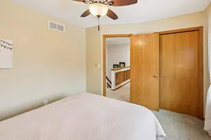 9000 Parkside Dr, Woodbury, MN 55125 - Photo 18