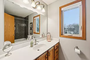 9000 Parkside Dr, Woodbury, MN 55125 - Photo 28