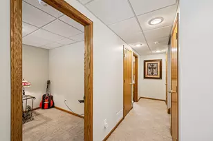 9000 Parkside Dr, Woodbury, MN 55125 - Photo 36