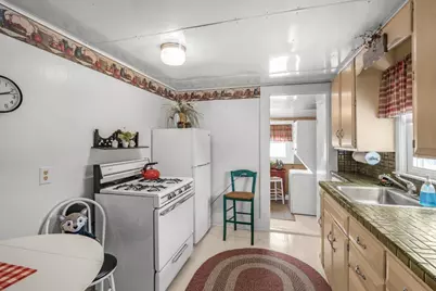 130 S 6th Street, Bird Island, MN 55310 - Photo 2