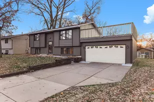 125 Glenmar Ave, Mahtomedi, MN 55115 - Photo 2