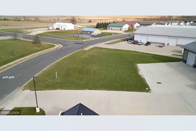 315 Sandstone Drive NW, Eyota, MN 55934 - Photo 2