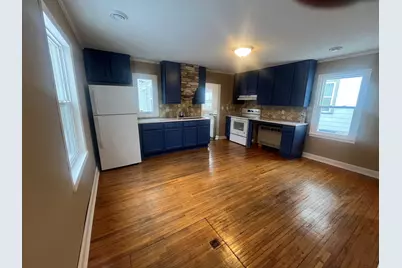 215 N Maple Street, Chaska, MN 55318 - Photo 2