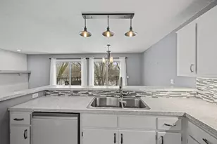 11557 Carriage Ct, Eden Prairie, MN 55344 - Photo 14