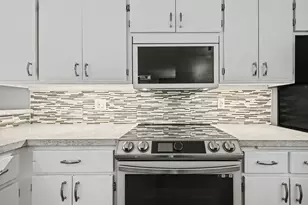 11557 Carriage Ct, Eden Prairie, MN 55344 - Photo 12