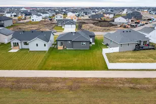 6628 14th St S, Fargo, ND 58104 - Photo 44