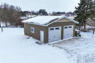 522 8th St SW, Pine Island, MN 55963 - Photo 6