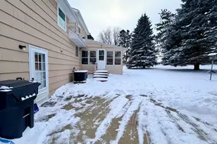 303 Lakehill Dr, Worthington, MN 56187 - Photo 6