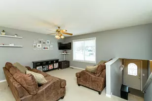 4180 Peregrine Ln S E, Rochester, MN 55904 - Photo 4