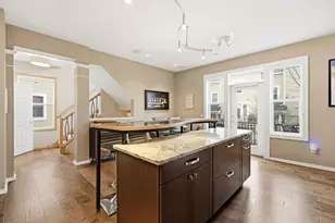 61 4th Ave N, Minneapolis, MN 55401 - Photo 8