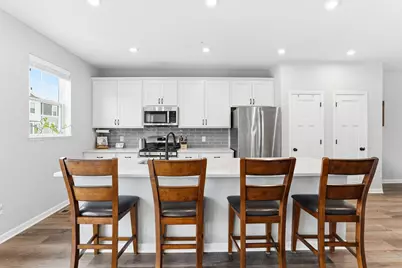 2210 Gateway Curve, North Saint Paul, MN 55109 - Photo 8