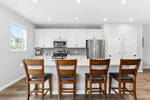 2210 Gateway Curv, North Saint Paul, MN 55109 - Photo 8