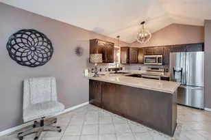 129 Hemlock Pl, Vadnais Heights, MN 55127 - Photo 8