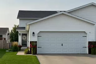 4306 39th Ave S, Fargo, ND 58104 - Photo 2