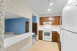 10451 Greenbrier Rd, Hopkins, MN 55305 - Photo 10