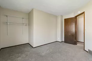 3873 Dolomite Dr, Eagan, MN 55122 - Photo 20