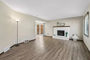 3873 Dolomite Dr, Eagan, MN 55122 - Photo 8