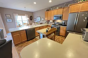 7517 5th St N, Oakdale, MN 55128 - Photo 2