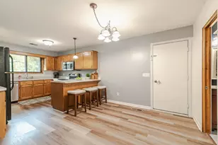 7656 13th St N, Oakdale, MN 55128 - Photo 4