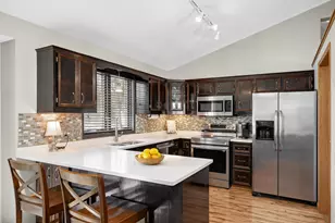 1251 Lake Susan Hills Dr, Chanhassen, MN 55317 - Photo 2