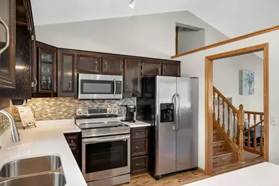 1251 Lake Susan Hills Drive, Chanhassen, MN 55317 - Photo 4