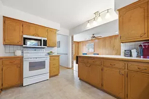 1555 Cottage Ave E, Saint Paul, MN 55106 - Photo 14