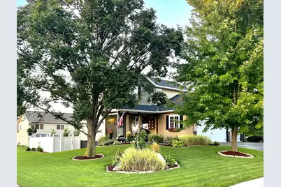 213 Ardennes Avenue E, Shakopee, MN 55379 - Photo 2